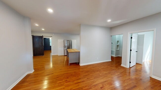 Building Photo - Charming East Nashville Home