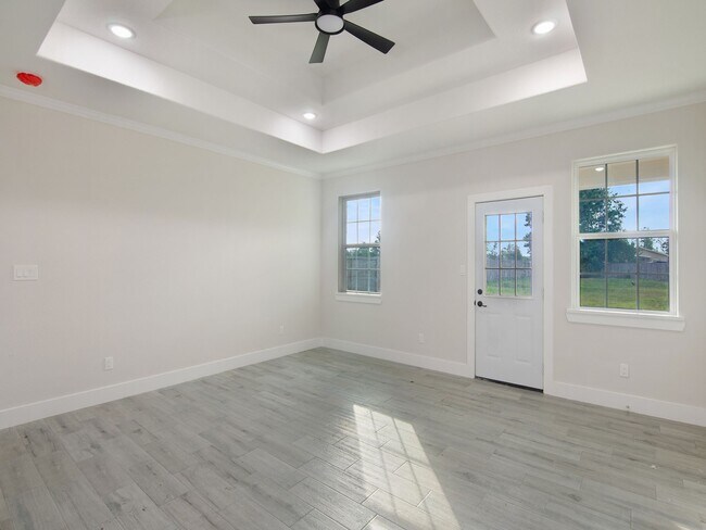 Building Photo - 415 County Rd 5102J