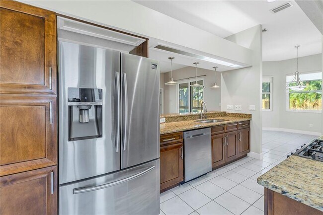 Building Photo - 4832 Queen Palm Terrace NE