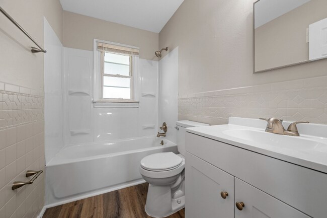 Building Photo - 210 Vest Ave