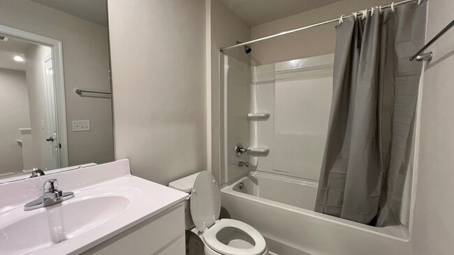 Building Photo - 243 Christiana Ln