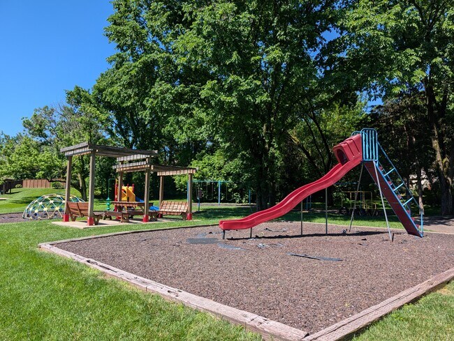 Building Photo - 9301 Grist Mill Ct