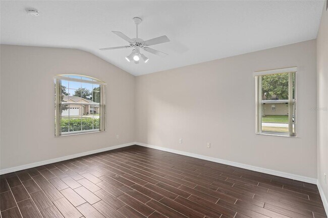 Building Photo - 1056 Princeton Dr