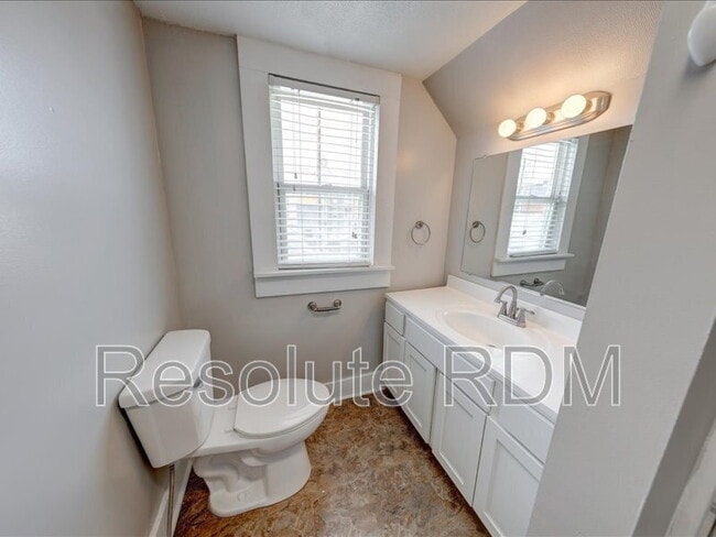 Building Photo - 1624 Yandes St