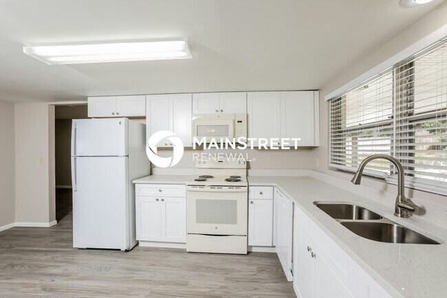 Building Photo - 4 Bedroom Pet-Friendly Home in Longwood, FL with Main Street Renewal