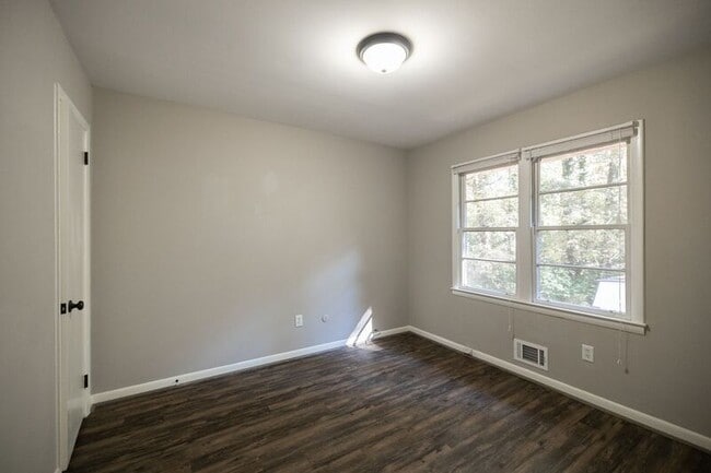 Building Photo - 2229 S Milledge Ave