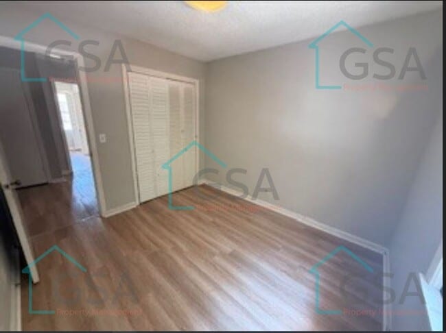 Building Photo - 3 Bedroom 1.5 Bath!