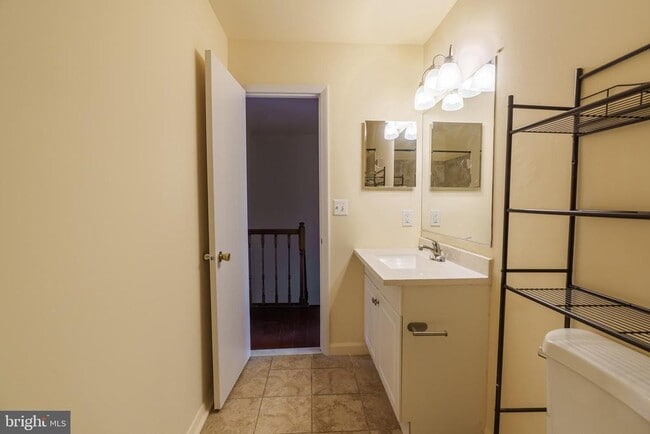 Building Photo - 12 Casey Ct