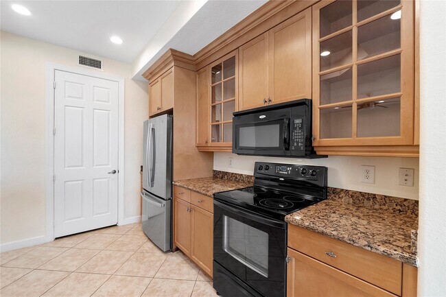 Building Photo - 8287 NW 128th Ln