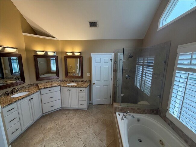 Building Photo - 10935 Pennbrooke Crossing
