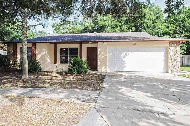 Building Photo - 7713 Deer Foot Dr