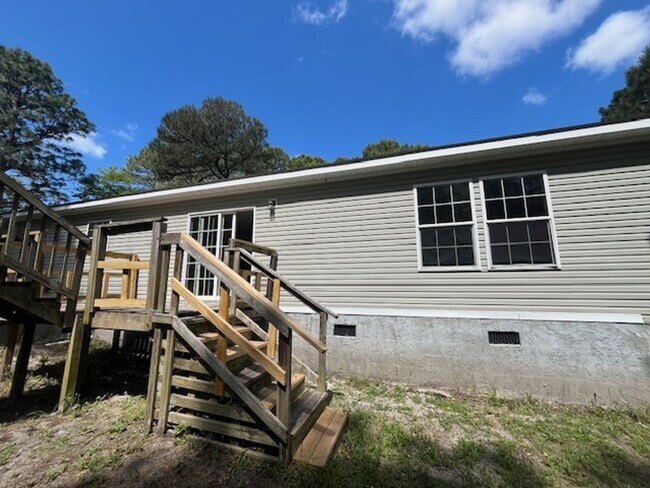 Building Photo - Spacious 3 bedroom 2 bath home in Leland
