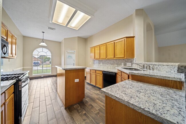 Building Photo - 7530 Alderly Dr