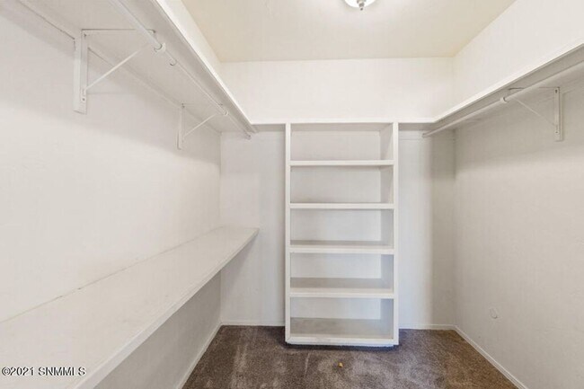 Building Photo - $500 off first months rent, Beautiful Home...