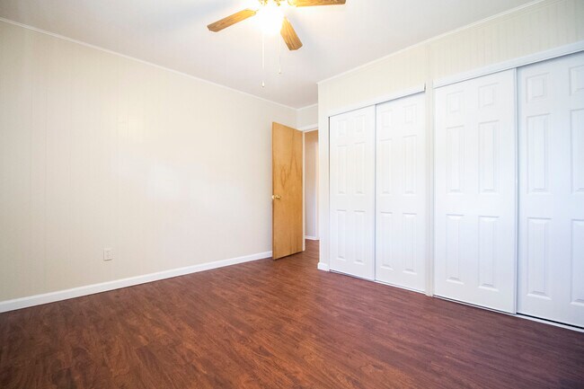 Building Photo - 3001 Edgebrook Dr