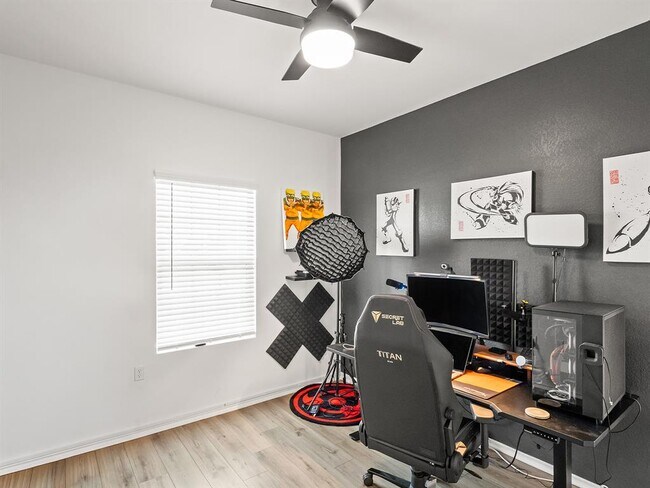 Building Photo - 2729 Louris Ln