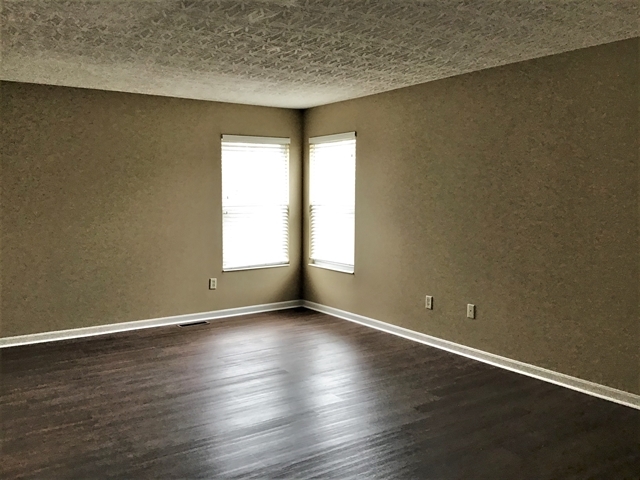Building Photo - 5557 Windsor Ct