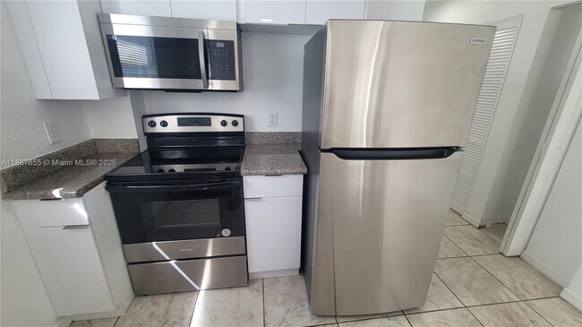 Building Photo - 520 SW 5th St