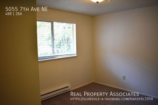 Building Photo - 5055 7th Ave NE