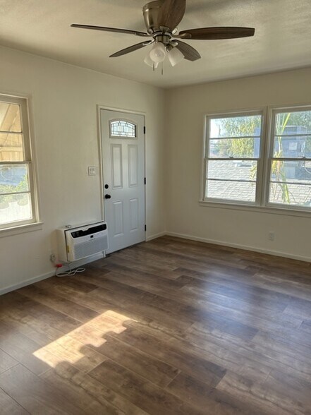 Living room - front entrance - 610 S Main St