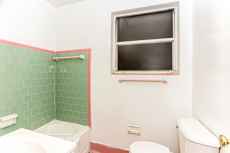 Building Photo - 5120 Quan Dr