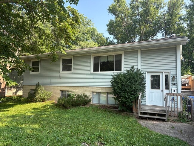 Building Photo - 241 Prairie View St