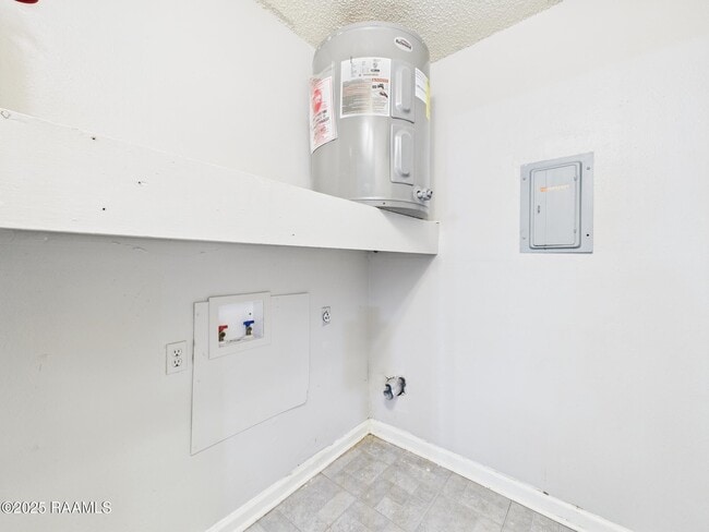 Building Photo - 511 Fox Run Ave