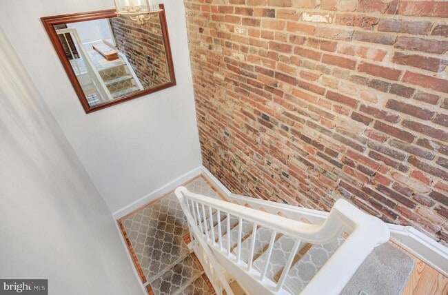 Building Photo - 650 A St NE