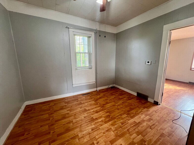 Bed #2 - 2222 Walnut St