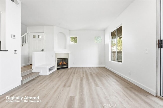 Building Photo - 2 Carlsbad Ln