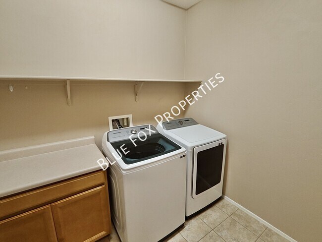 Building Photo - 11445 E Vail Crest Dr