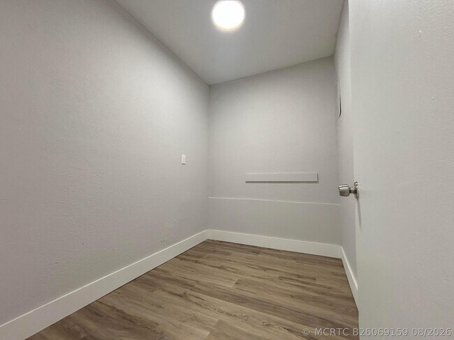 Building Photo - 6720 SW 17th St