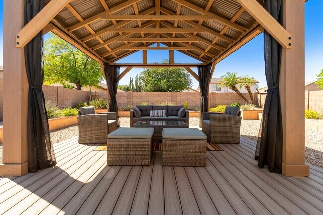 Building Photo - Gorgeous fully furnished home in Gilbert w...