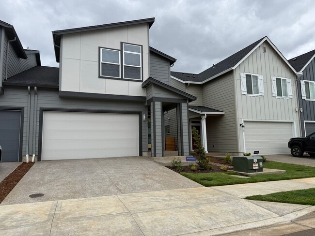 Building Photo - Charming 3 Bed 2.5 Bath Tualatin Home with Fenced Yard & 2-Car Garage!