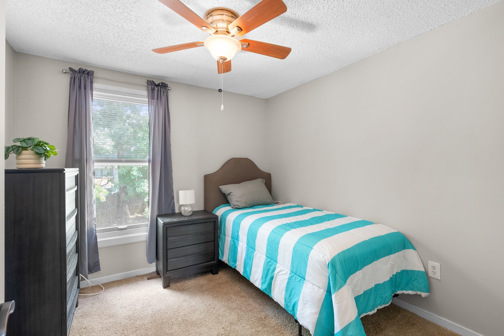 2nd bedroom - 6602 Seat Pleasant Dr