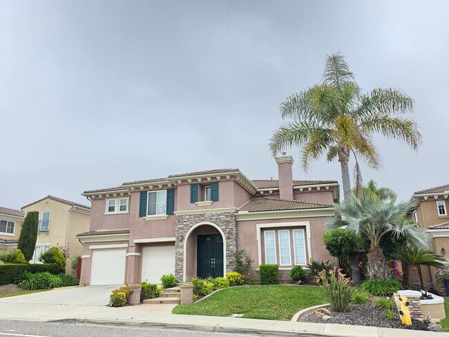 Building Photo - Large lovely home with amazing views! July...