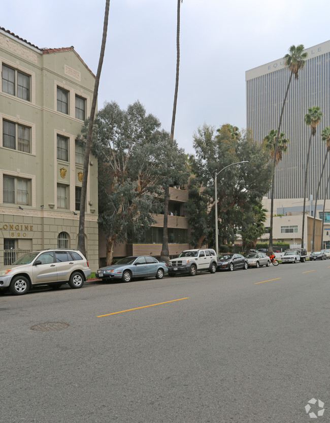 Building Photo - 542 S Mariposa Ave