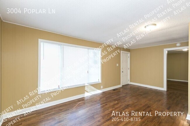 Building Photo - 3004 Poplar Ln