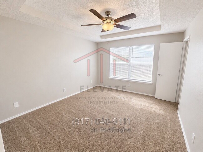 Building Photo - 5912 Holiday Ln