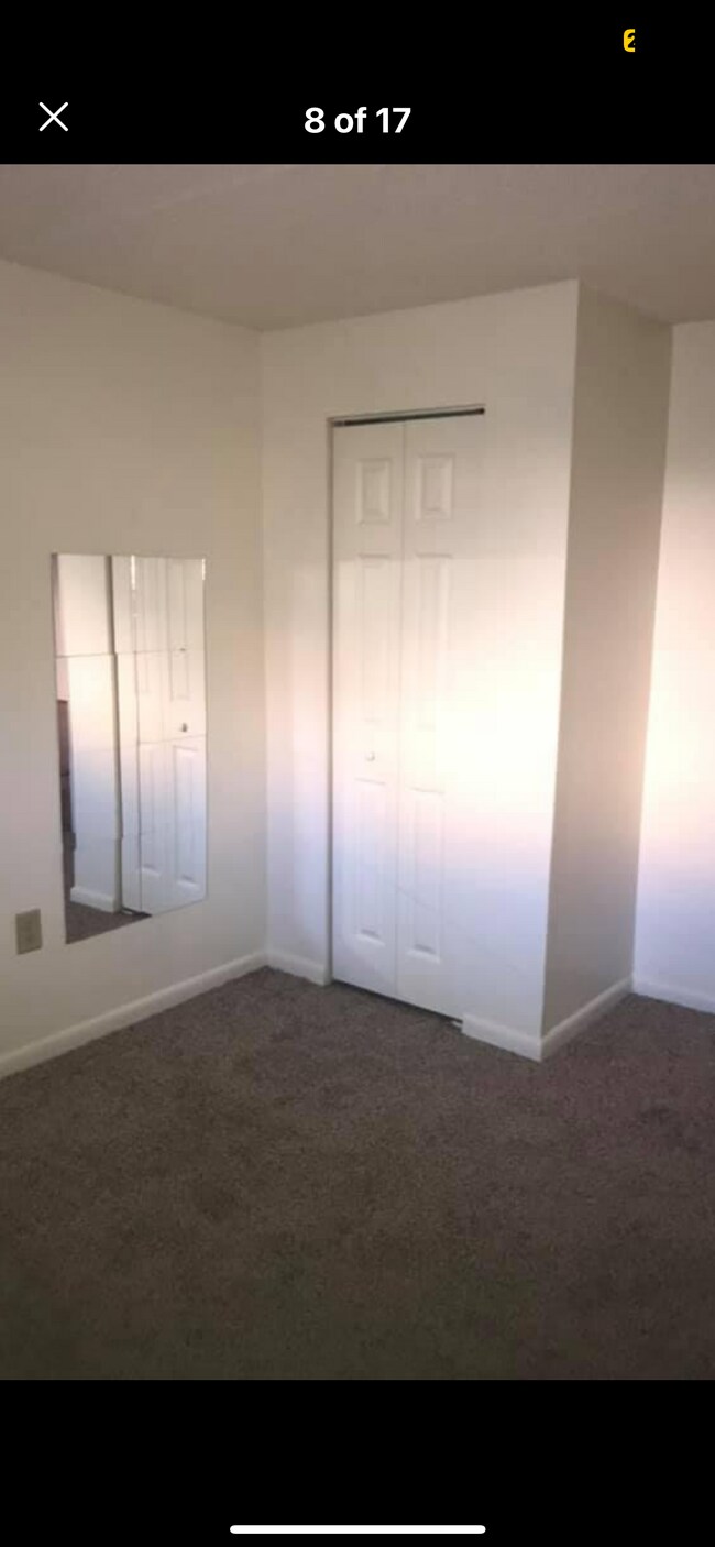 Building Photo - 400 Glendale Rd