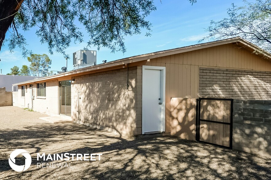 Building Photo - 6725 S Via Perico