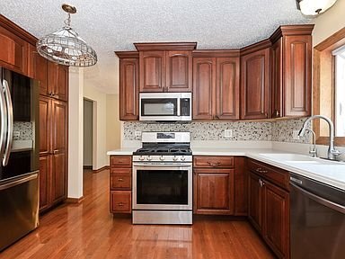 Building Photo - 16203 Fox Ct