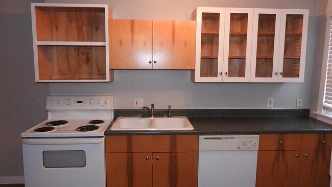 Building Photo - 517 Holmes St