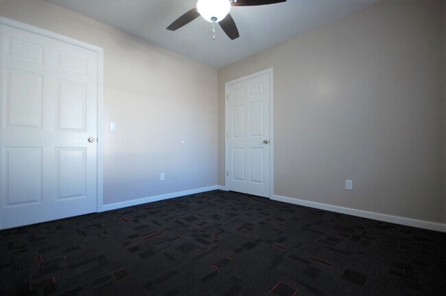 Building Photo - 105-107 South Plum