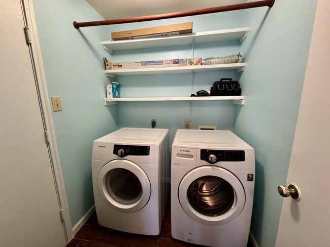 Building Photo - 7706 Sandia Bluff