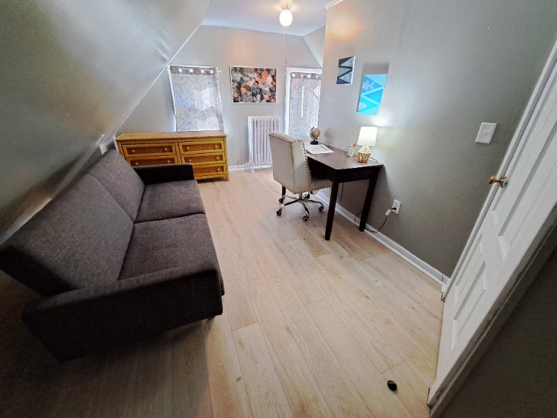 Building Photo - 1721 E 1st St