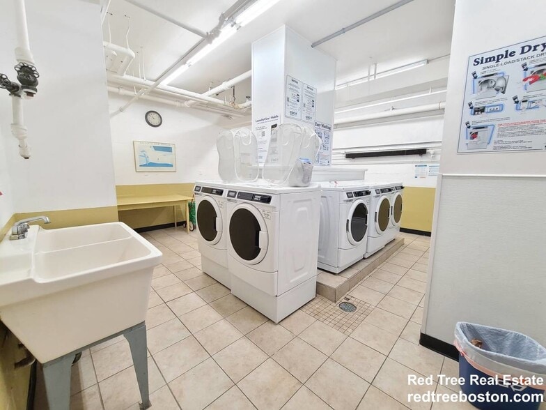 Building Photo - 101 Monmouth St