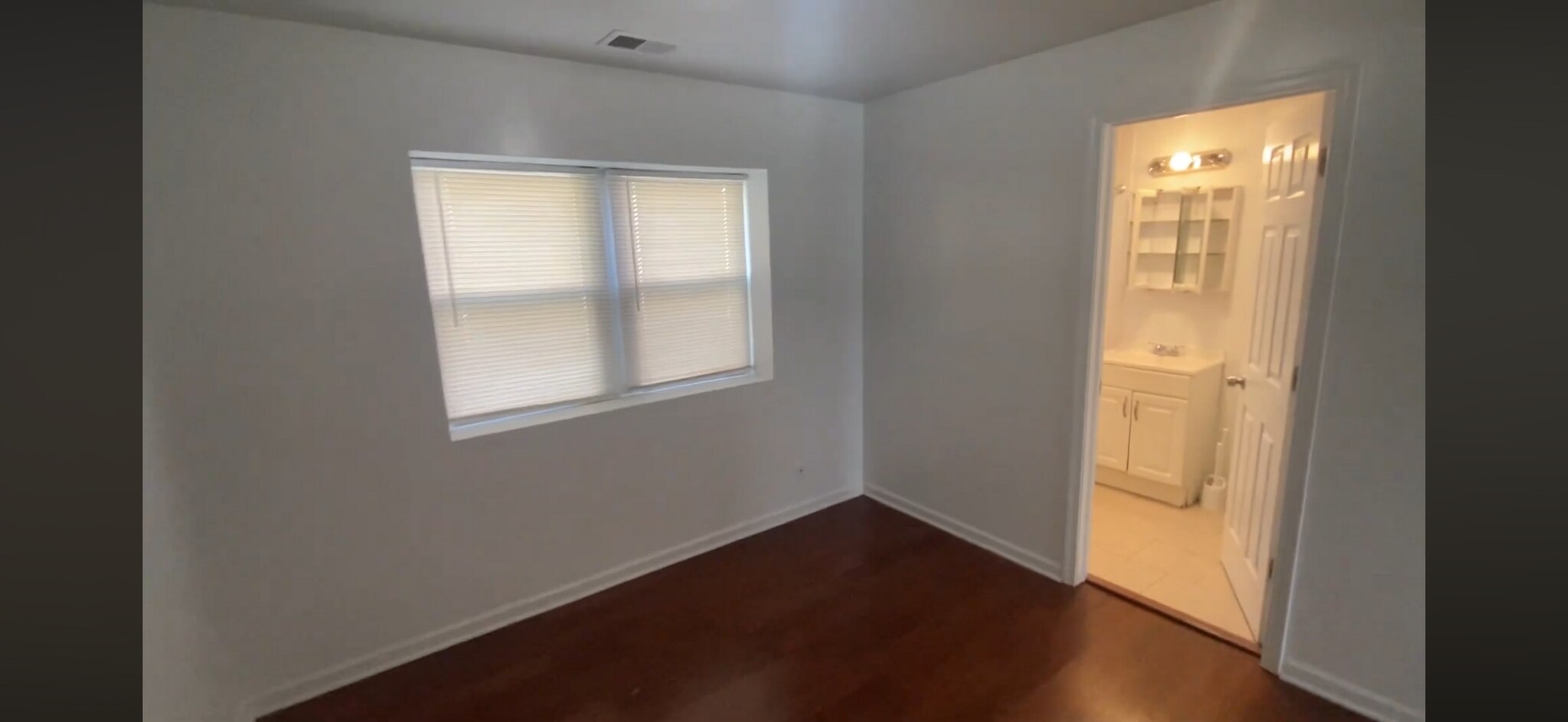 Building Photo - 2542 W Fitch Ave