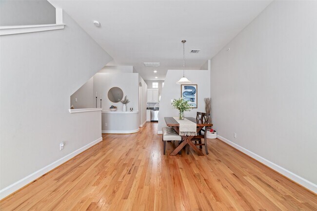 Building Photo - 8705 Bryam St