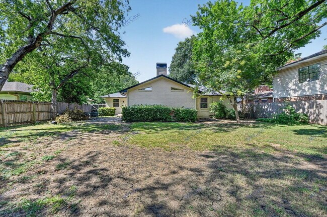 Building Photo - 3550 Ainsworth Dr